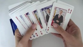 Un partid promovează candidații prin cărți de jucat. Cine e TUZ de dobă?